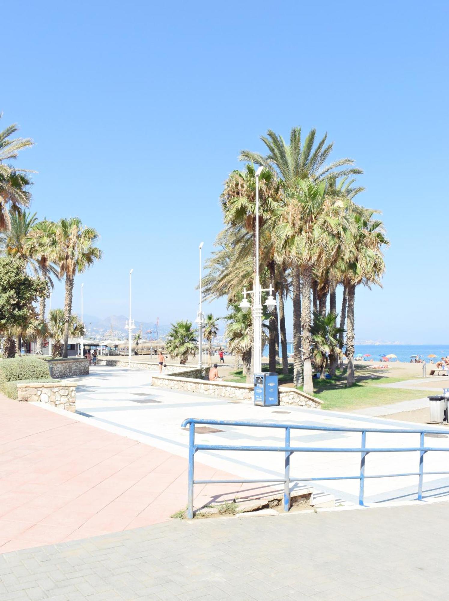 Amalia'S Home: Luminoso Apartamento Muy Cerca De La Playa マラガ エクステリア 写真